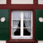 Holzfenster mit Landhaussprossen (aussen)